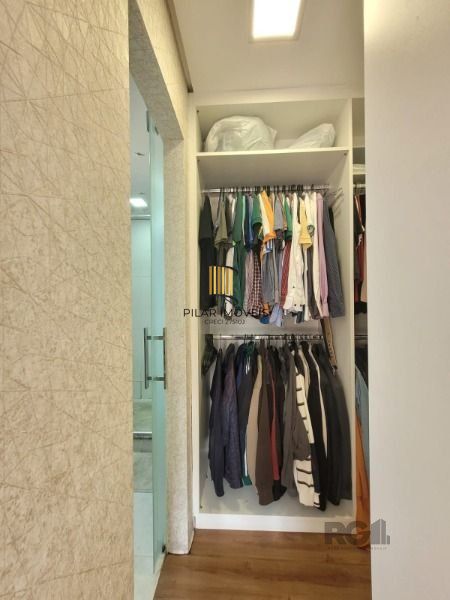 Apartamento em Porto Alegre, no bairro Cavalhada, com 3 dormitório(s), e 3 banheiros, à venda.