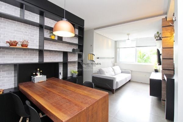 Apartamento em Porto Alegre, no bairro Cavalhada, com 2 dormitório(s), e 2 banheiros, à venda.