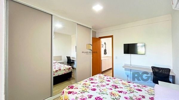 Casa em Porto Alegre, no bairro Hípica, com 2 dormitório(s), à venda.