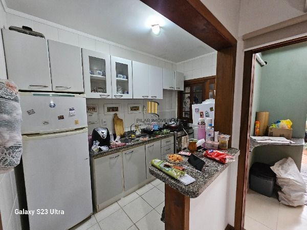 Casa Condominio em Porto Alegre, no bairro Ipanema, com 3 dormitório(s), e 3 banheiros, à venda.