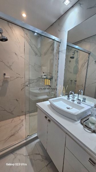 Apartamento em Porto Alegre, no bairro Chácara das Pedras, com 2 dormitório(s), e 2 banheiros, à venda.