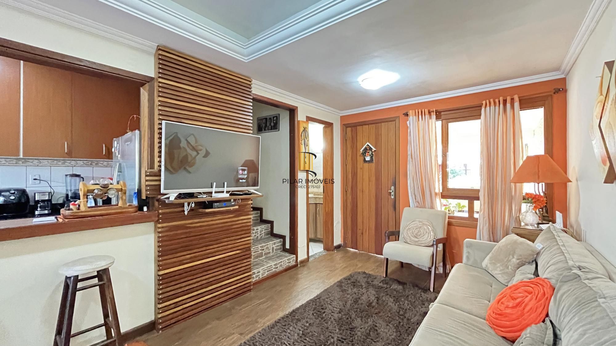 Casa em Porto Alegre, no bairro Hípica, com 3 dormitório(s), e 3 banheiros, à venda.