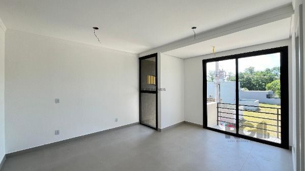 Casa Condominio em Porto Alegre, no bairro Campo Novo, com 3 dormitório(s), e 3 banheiros, à venda.