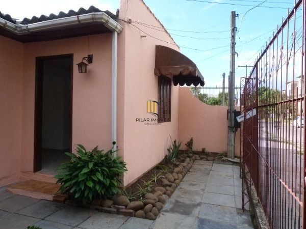 Casa para Venda - 90m², 3 dormitórios, 1 vaga - Restinga
