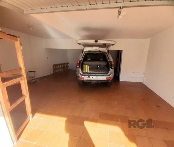 Casa Comercial em Porto Alegre, no bairro Tristeza, à venda.