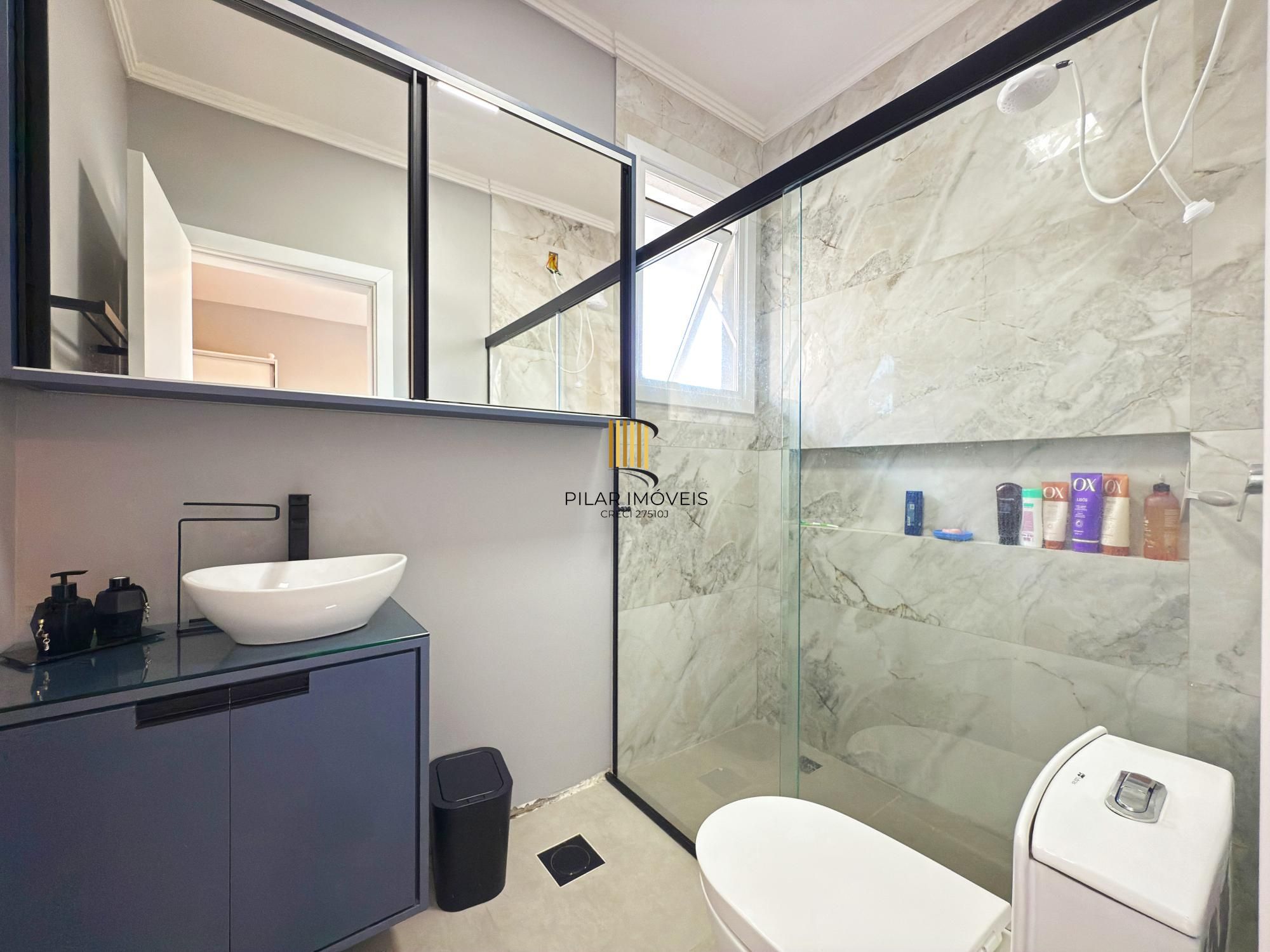 Casa moderna com 3 dormitórios com pátio grande e vista para o Rio Guaíba!