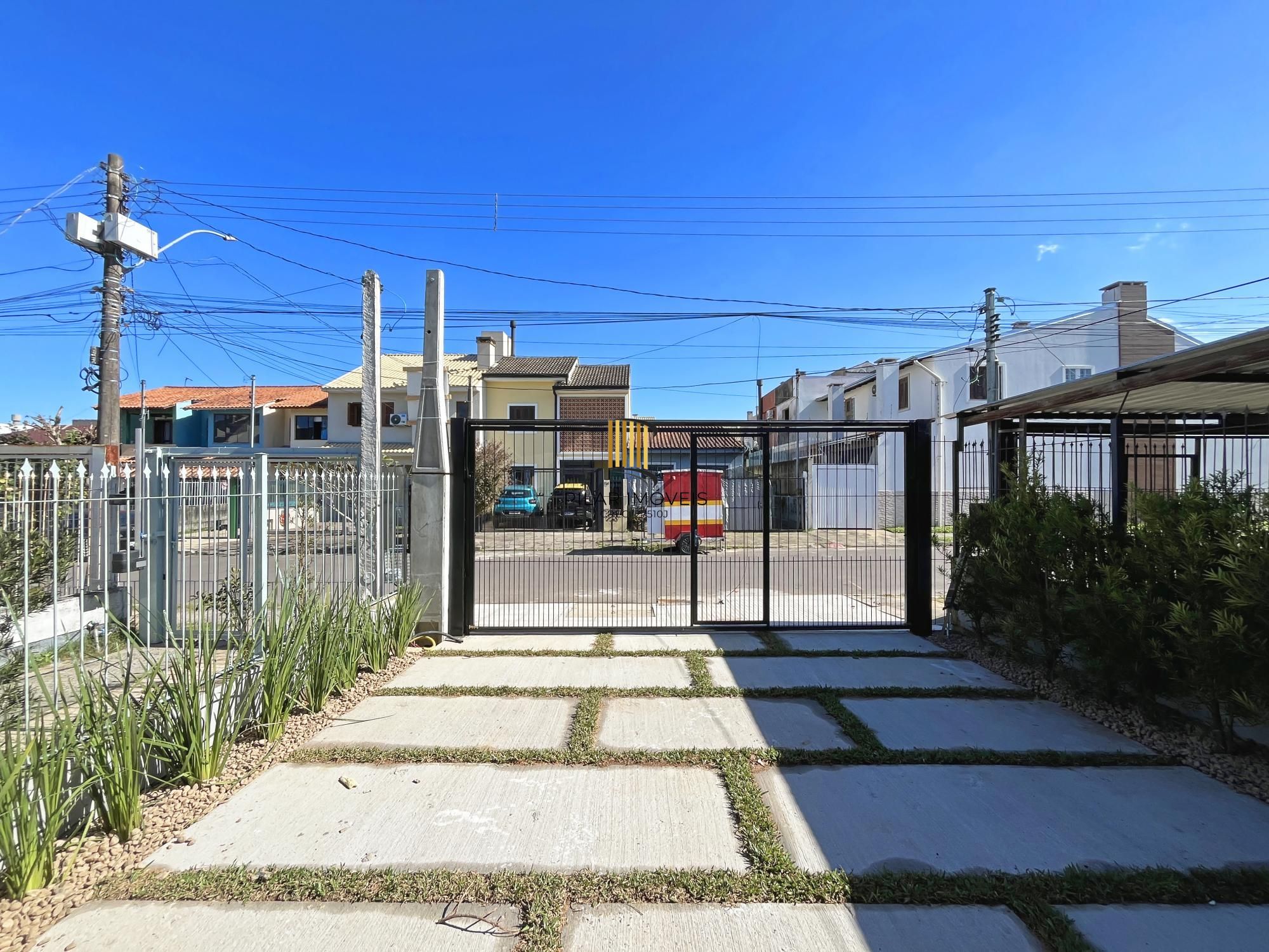 Nova ! Casa térrea 3 dormitórios com pátio amplo, bairro Hípica Boulervard !
