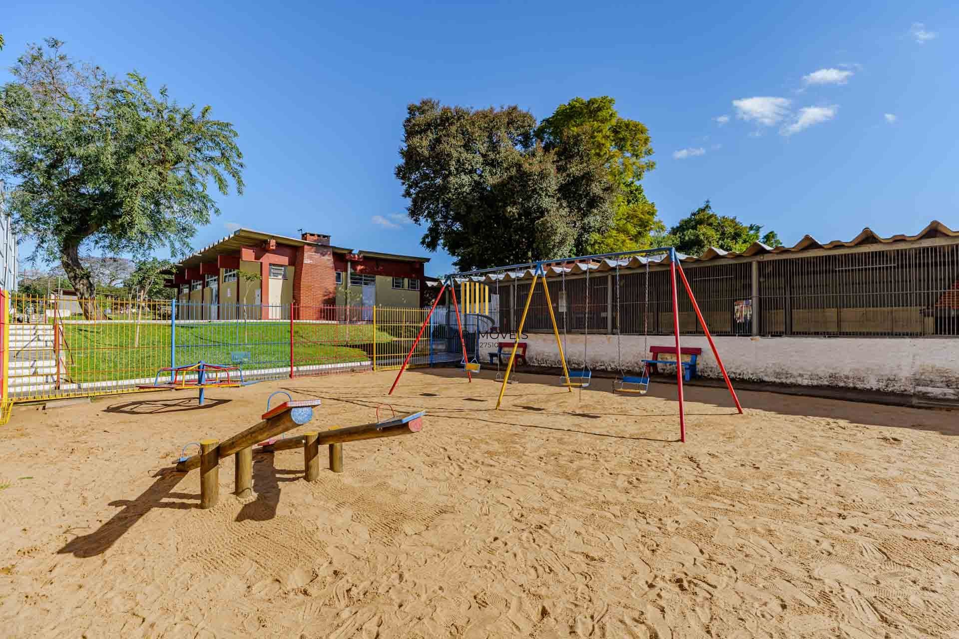 Apartamento com 2 dormitórios no Bairro Camaquã.