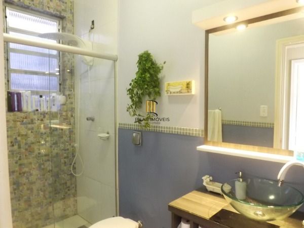Apartamento para Venda - 80m², 3 dormitórios, 1 vaga - Menino Deus