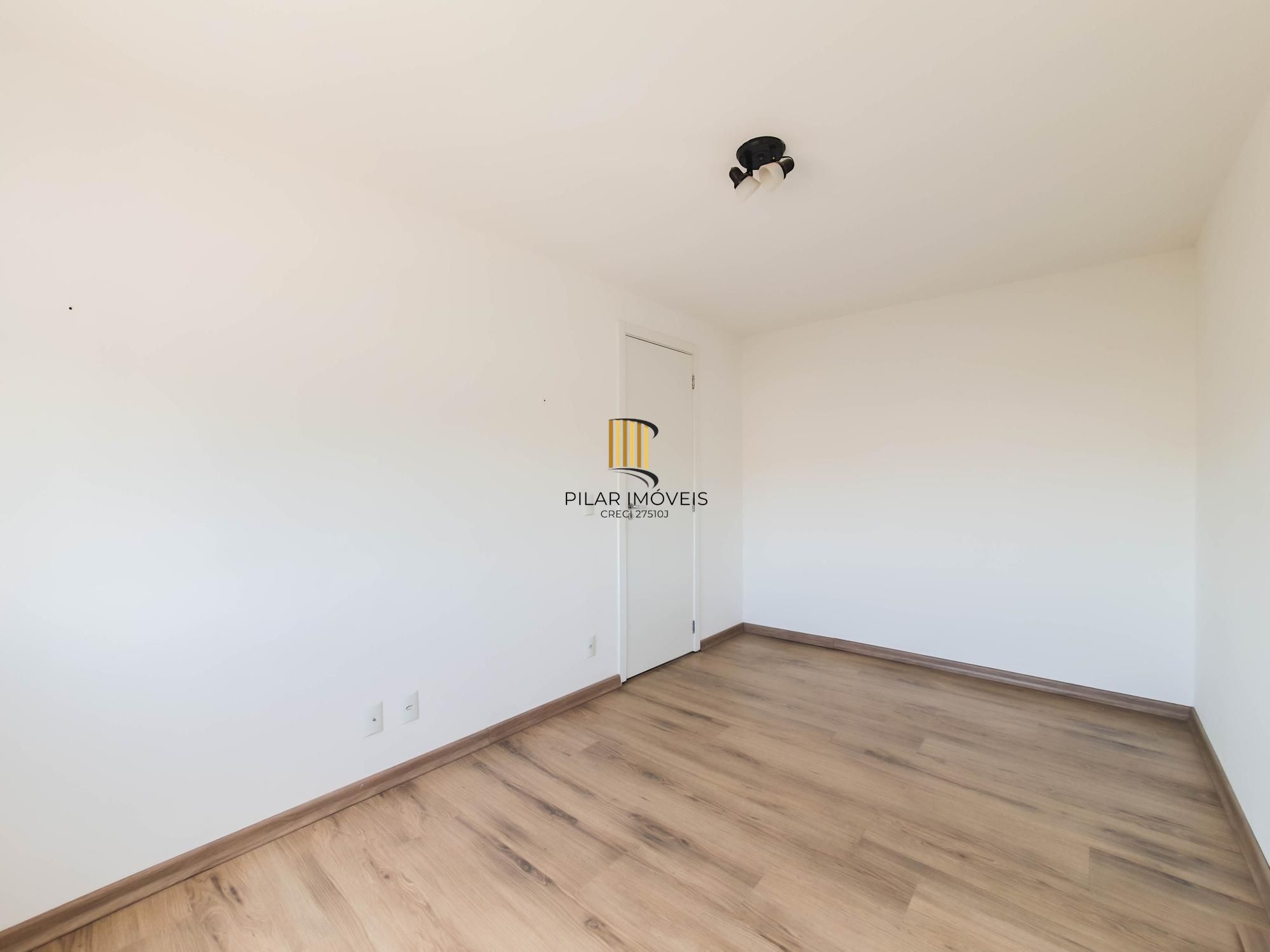 Apartamento em Porto Alegre, no bairro Vila Nova, com 2 dormitório(s), e 2 banheiros, à venda.