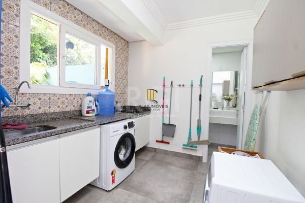 Casa Condominio em Porto Alegre, no bairro Hípica, com 3 dormitório(s), e 3 banheiros, à venda.