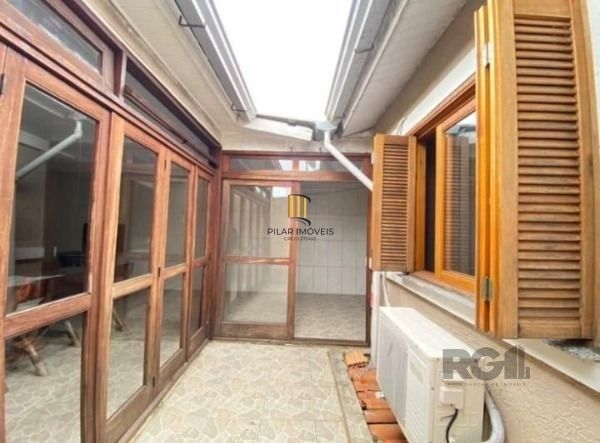 Casa 2 dormitórios no bairro Hípica