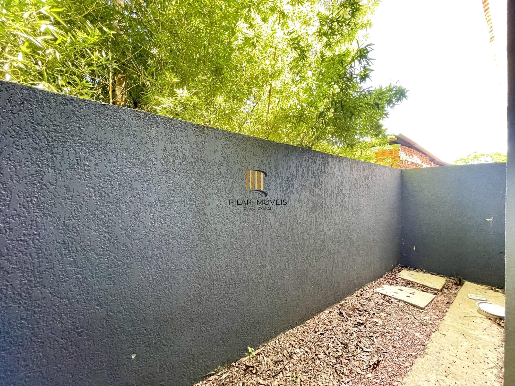 Casa Condominio em Porto Alegre, no bairro Nonoai, com 2 dormitório(s), e 2 banheiros, à venda.