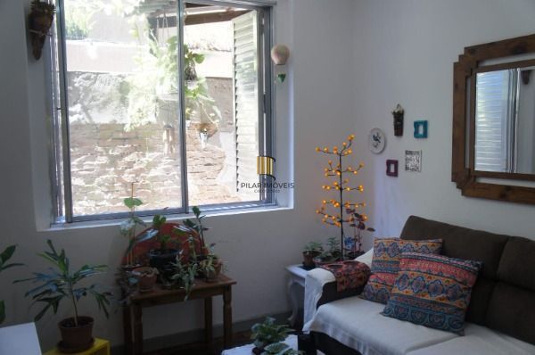 Apartamento em Porto Alegre, no bairro Centro Histórico, com 2 dormitório(s), e 2 banheiros, à venda.