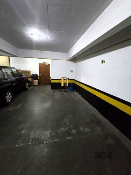 Apartamento em Porto Alegre, no bairro Auxiliadora, com 4 dormitório(s), e 4 banheiros, à venda.