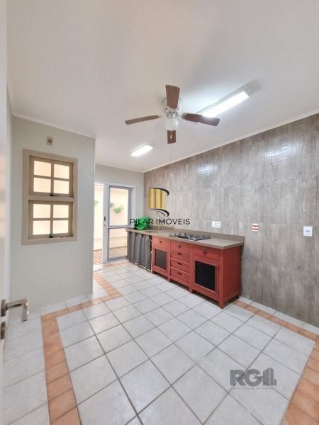 Casa Condominio em Porto Alegre, no bairro Hípica, com 3 dormitório(s), e 3 banheiros, à venda.