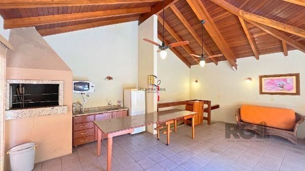 Casa Condominio em Porto Alegre, no bairro Espírito Santo, com 3 dormitório(s), e 3 banheiros, à venda.