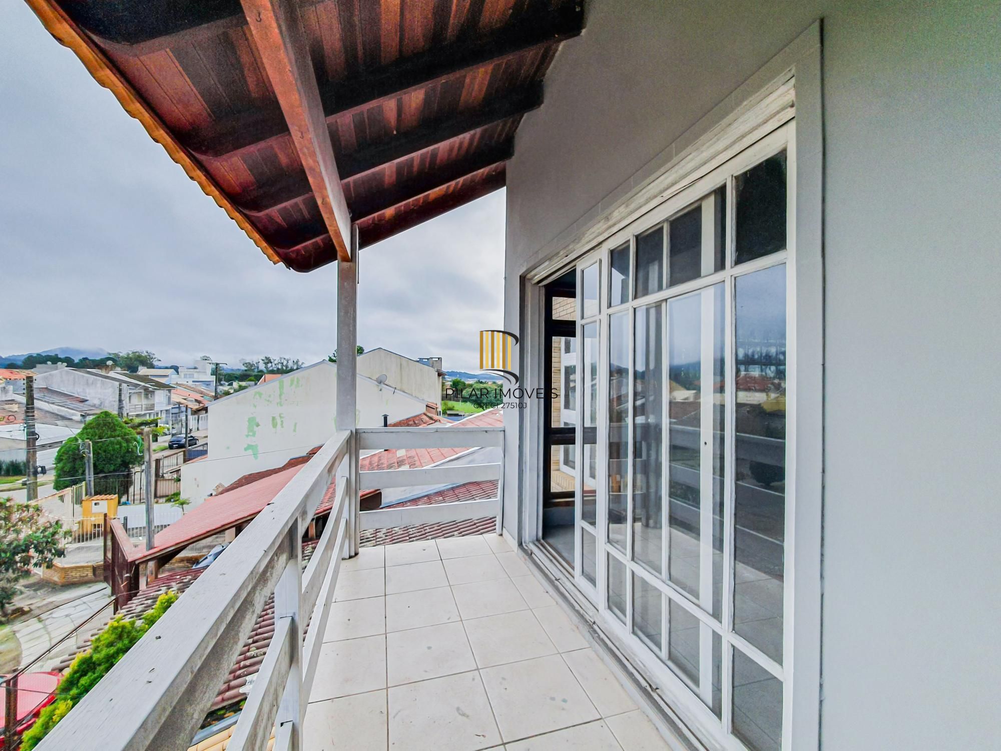 Casa com piscina para Venda - 189.91m², 3 dormitórios, sendo 1 suítes, 2 vagas - Hípica