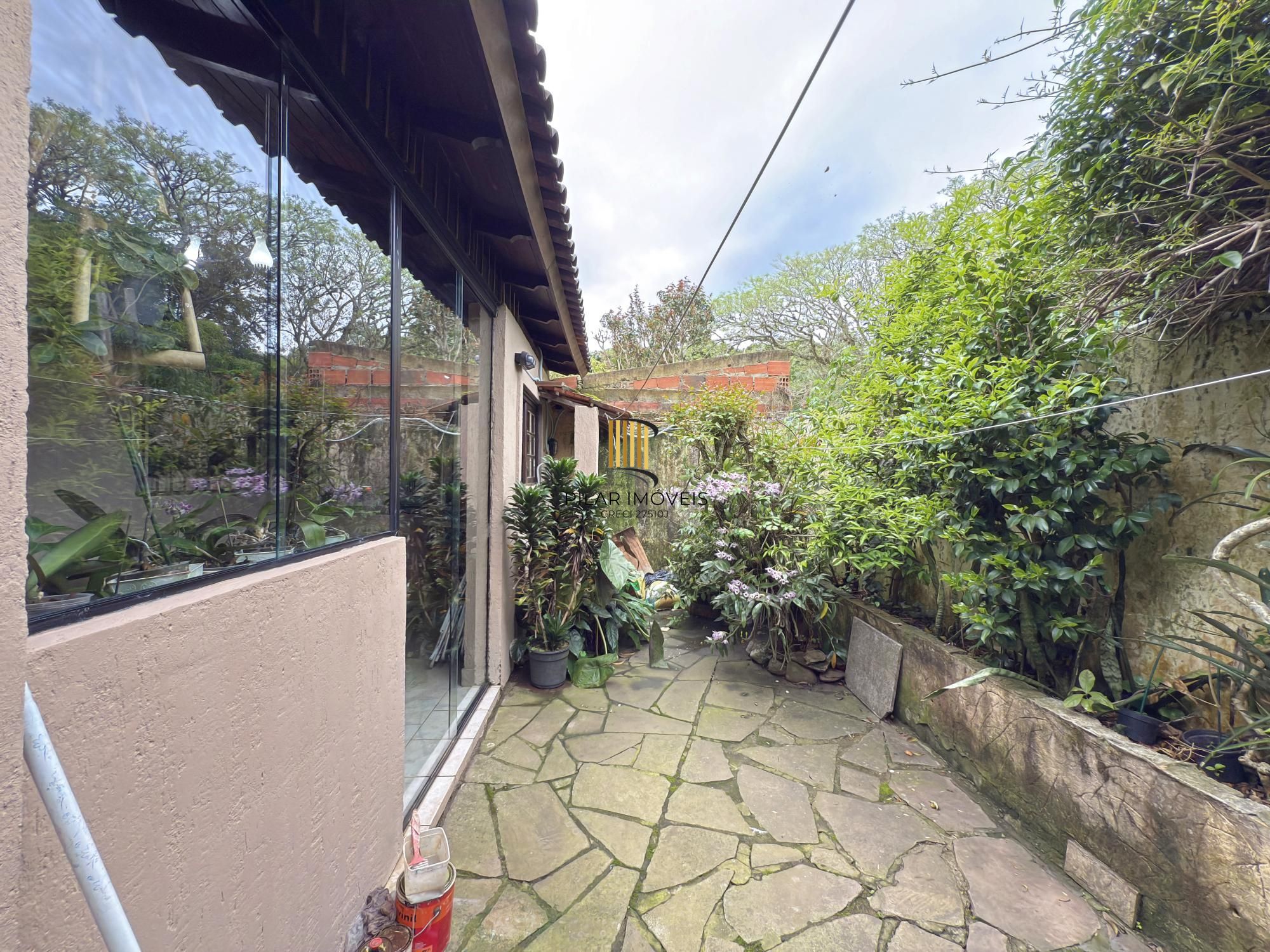 Excelente sobrado com 255 m² de área privativa 3 dormitórios com opção do 4 dormitórios