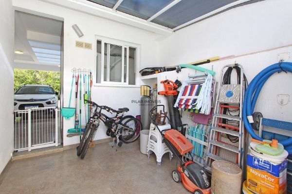 Casa para Venda - 236m², 5 dormitórios, sendo 4 suites, 2 vagas - Lagos De Nova Ipanema