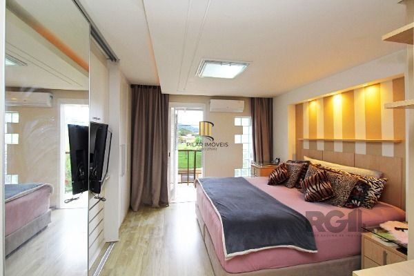 Casa em Porto Alegre, no bairro Hípica, com 2 dormitório(s), e 2 banheiros, à venda.