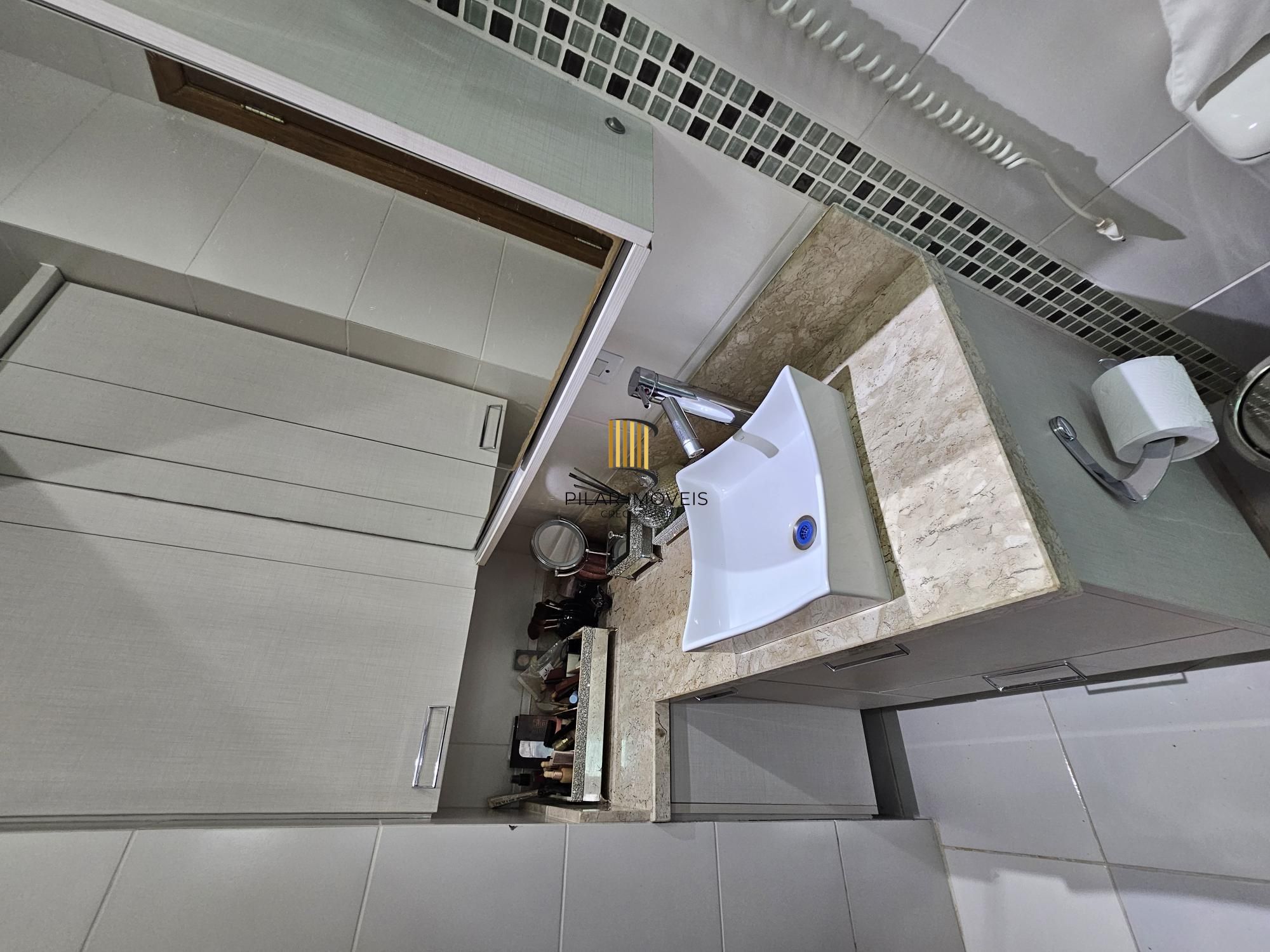 Casa 3 dormitórios no bairro Hípica