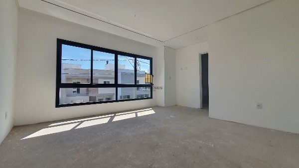 Casa Condominio em Porto Alegre, no bairro Ipanema, com 3 dormitório(s), e 3 banheiros, à venda.