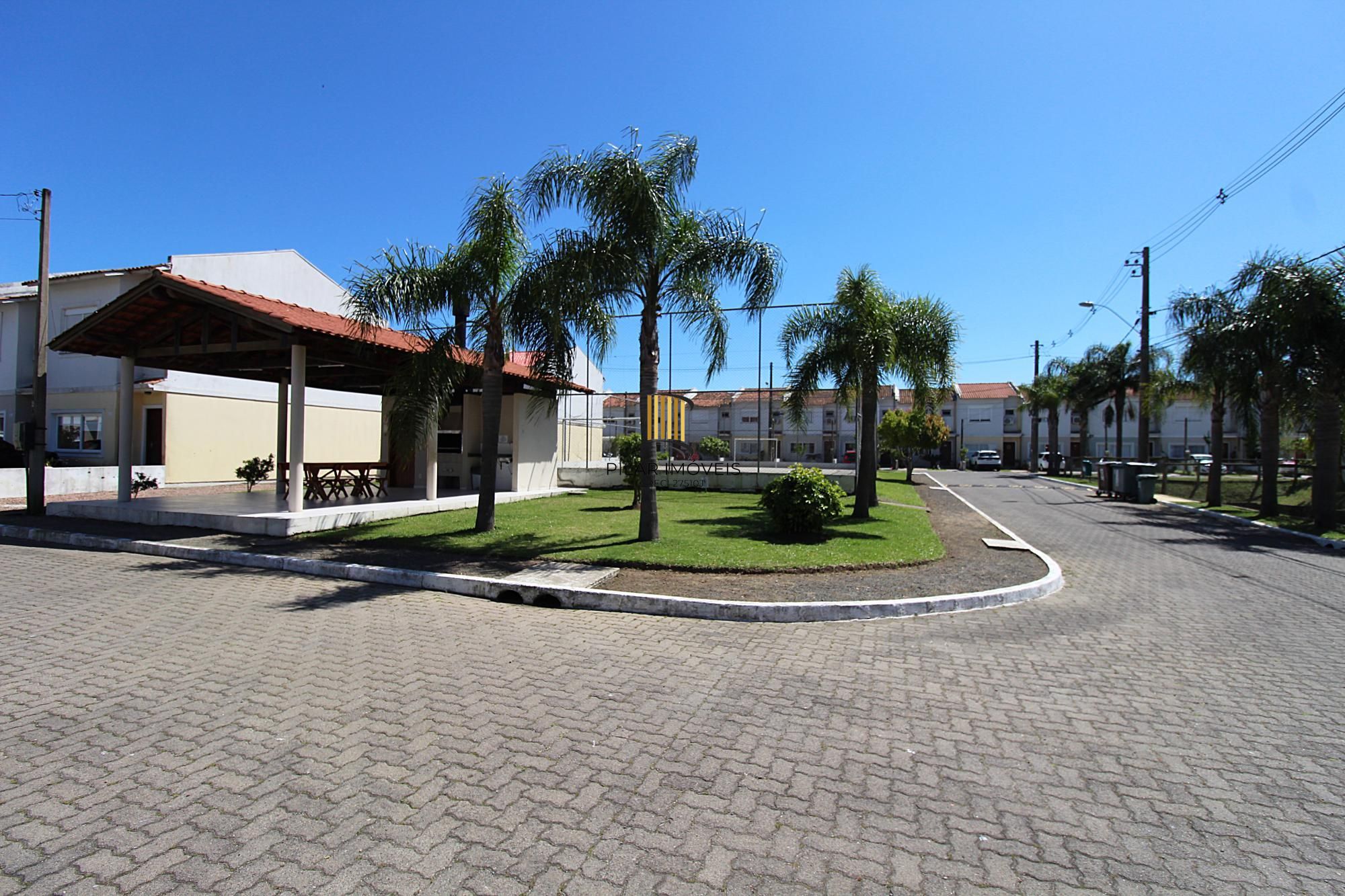 Casa em condomínio em Porto Alegre, no bairro Hípica, com 3 dormitório(s)