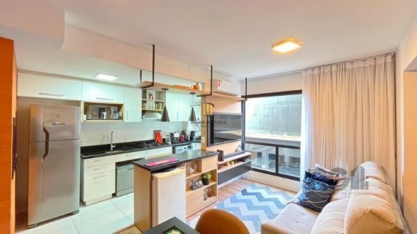 Apartamento em Porto Alegre, no bairro Cristal, com 2 dormitório(s), e 2 banheiros, à venda.