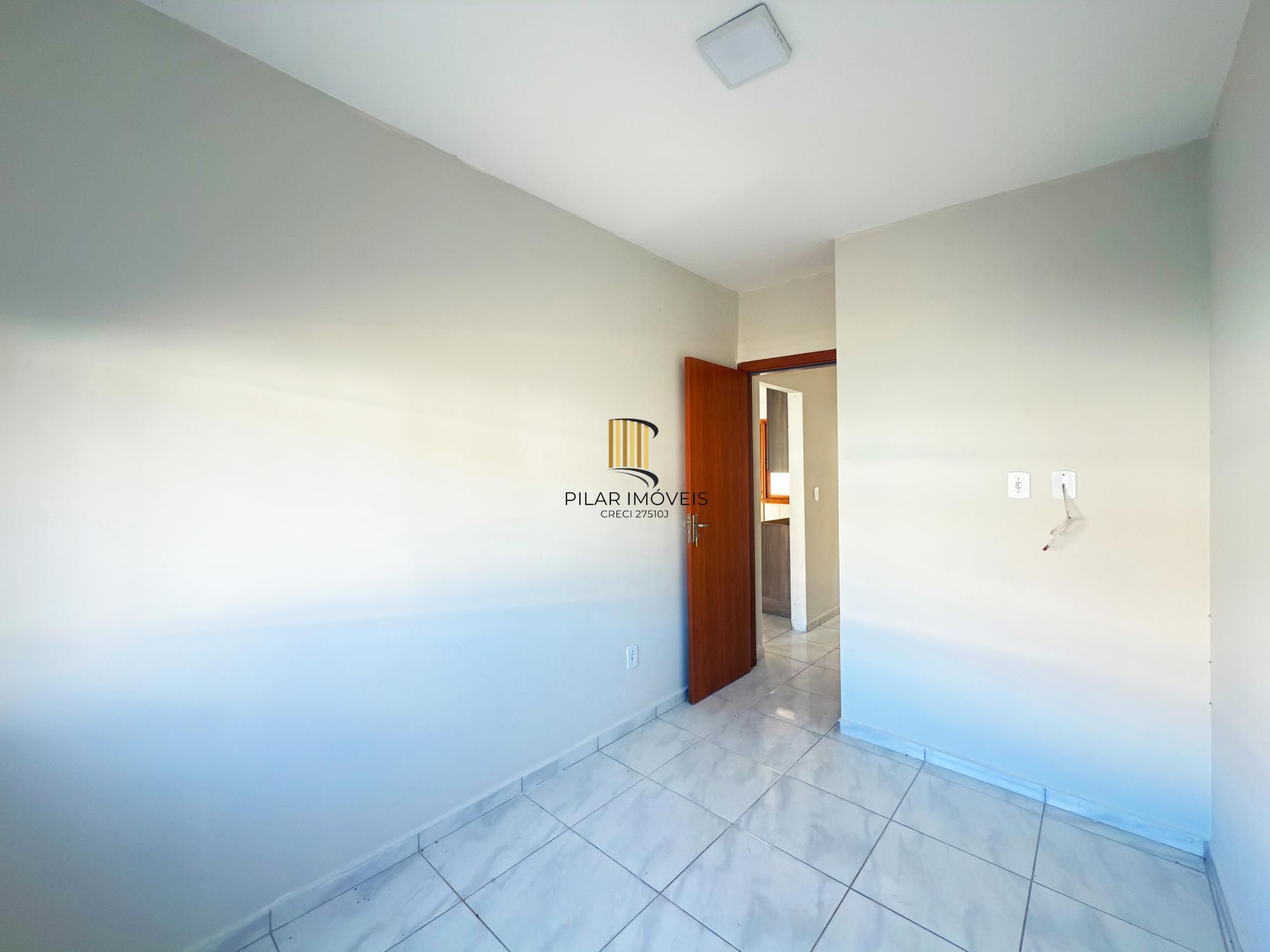 Casa Condominio em Porto Alegre, no bairro Ponta Grossa, com 2 dormitório(s), e 2 banheiros, à venda.