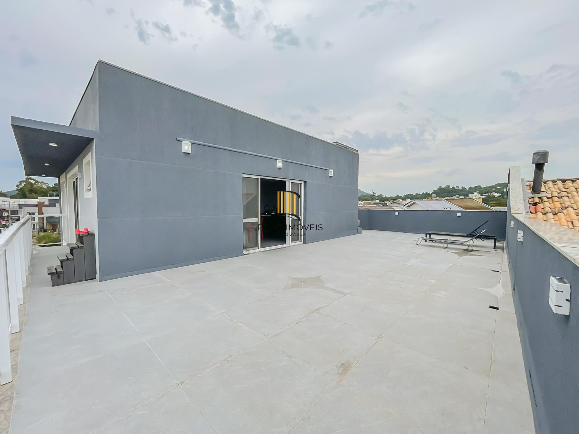 Casa 3 dormitórios no bairro Hípica