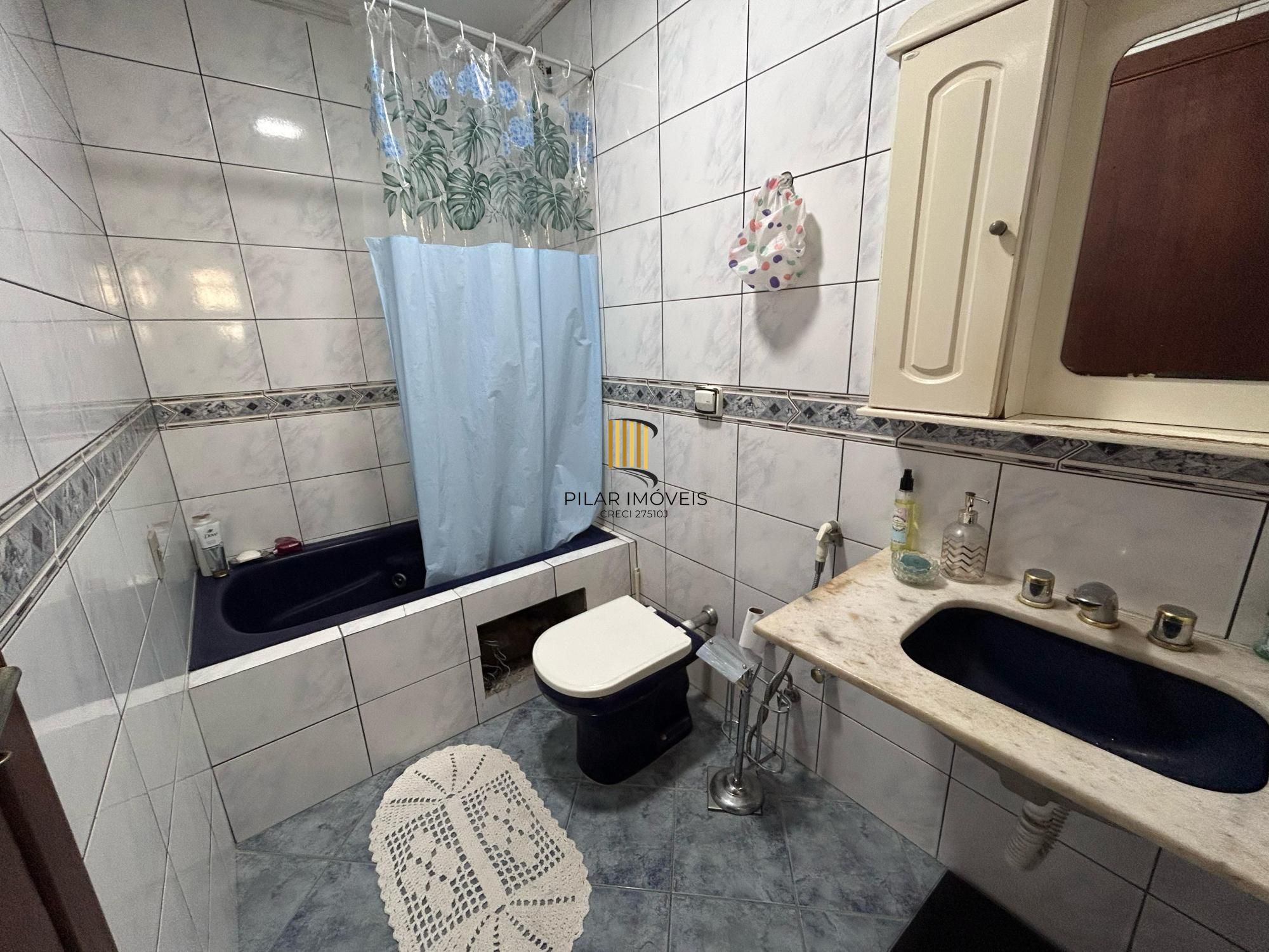 Casa 3 dormitórios no bairro Partenon