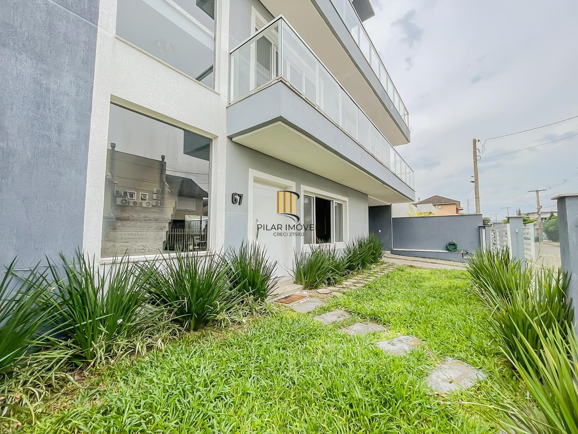 Casa 3 dormitórios no bairro Hípica