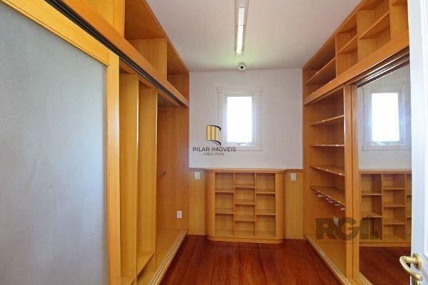 Casa no Jardim do Sol com 4D, sendo 2 suítes e 4 vagas de garagem