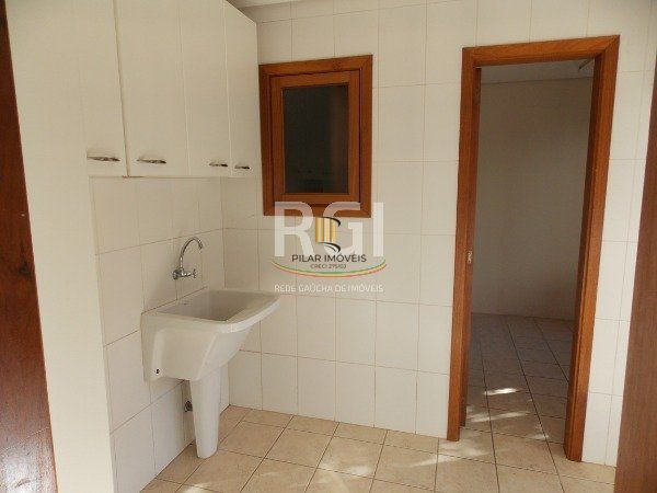 Casa 4 dormitórios no bairro Ipanema