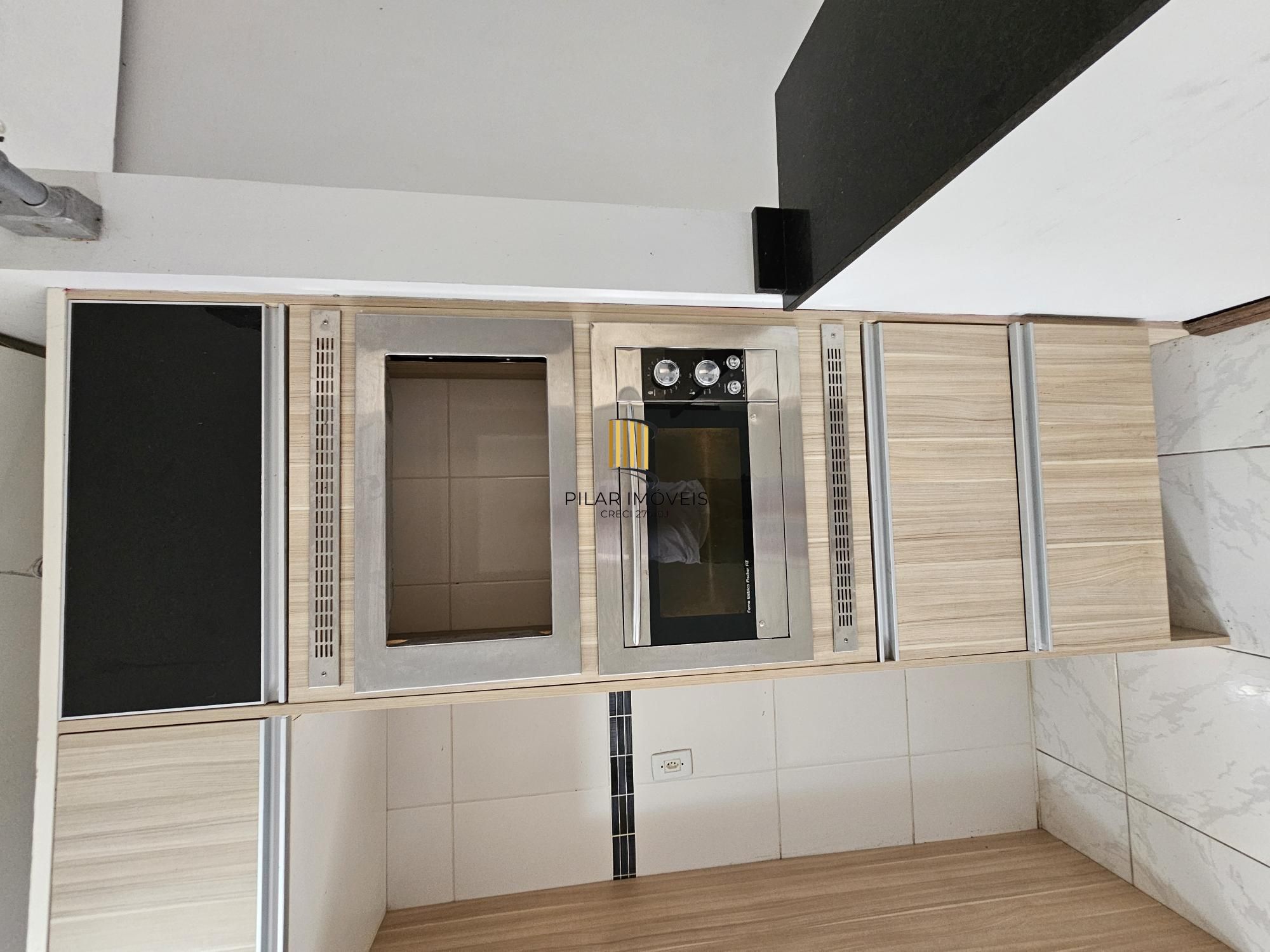 Casa 2 dormitórios no bairro Hípica