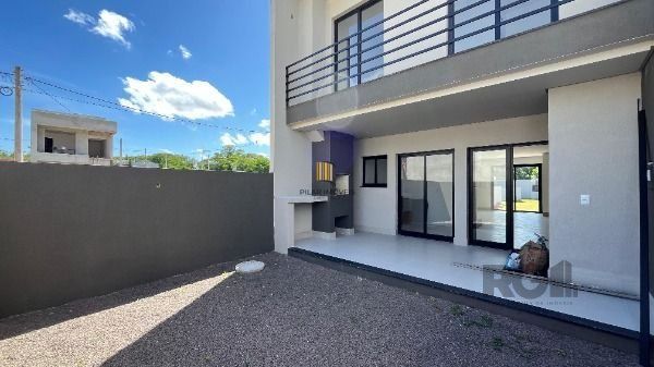 Casa Condominio em Porto Alegre, no bairro Campo Novo, com 3 dormitório(s), e 3 banheiros, à venda.