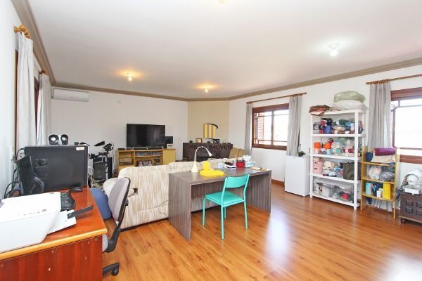 Casa para Venda - 360m², 3 dormitórios, sendo 1 suites, 4 vagas - Portal do Guarujá