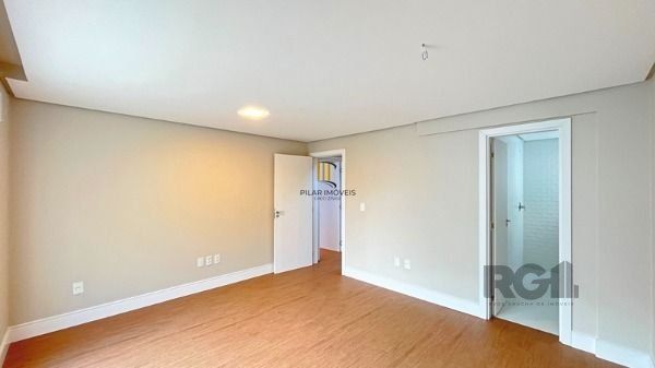 Casa Condominio para Venda - 364m², 3 dormitórios, sendo 3 suites, 2 vagas - Pedra Redonda