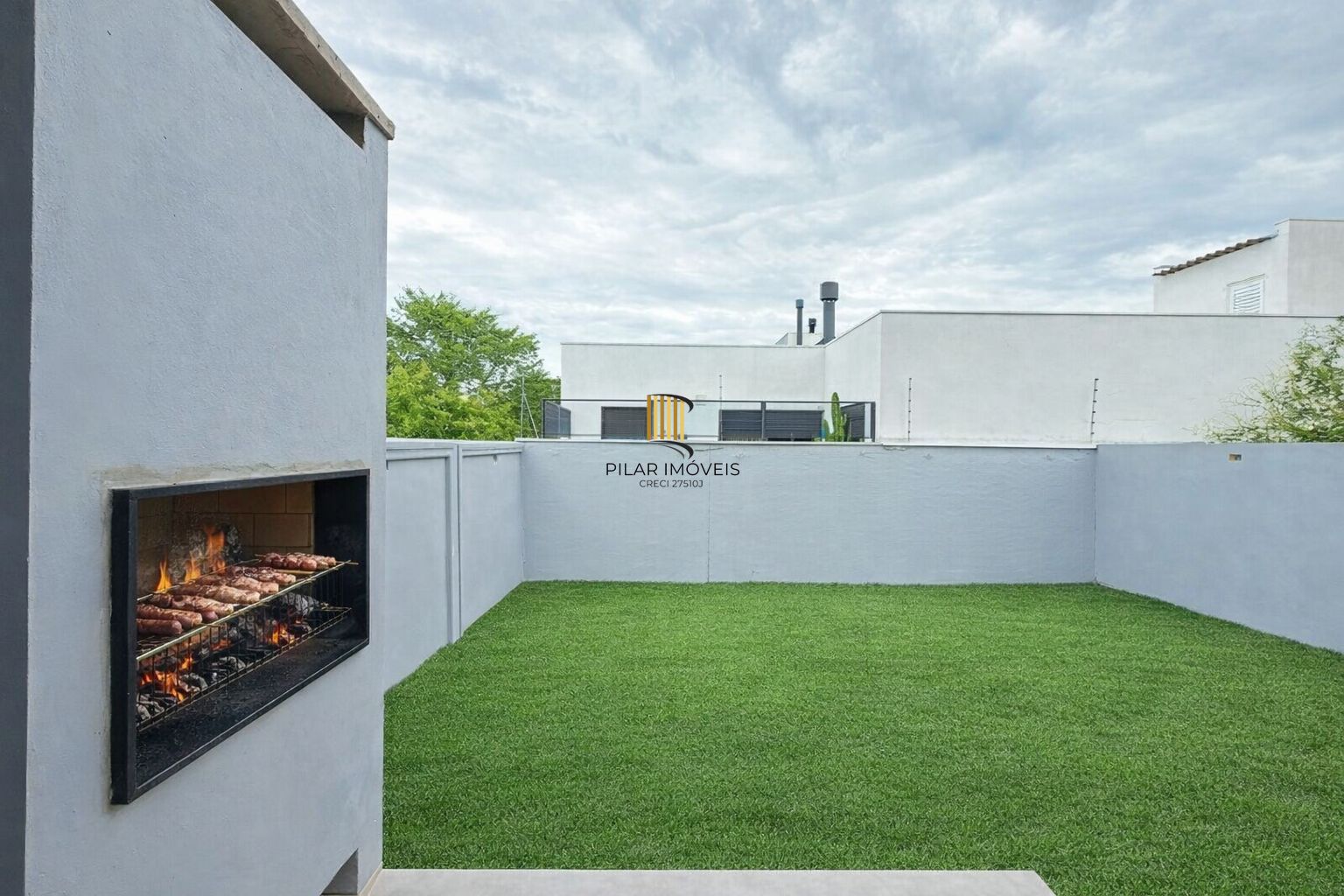 Casa no Lagos de Nova Ipanema, com 4 dormitório(s), e 4 banheiros, à venda.