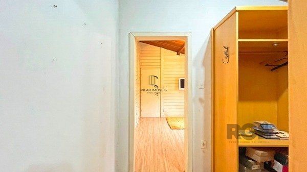Casa em Porto Alegre, no bairro Ipanema, com 3 dormitório(s), e 3 banheiros, à venda.