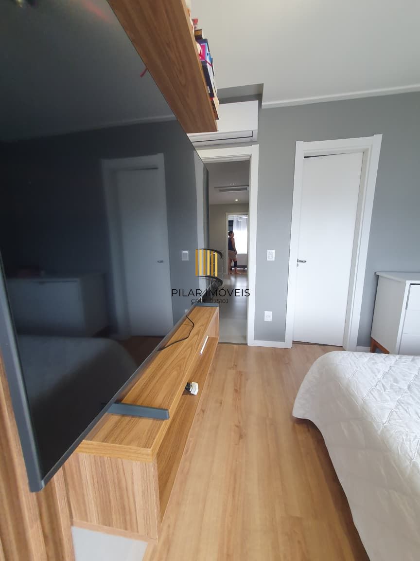 Casa 3 dormitórios no bairro Hípica