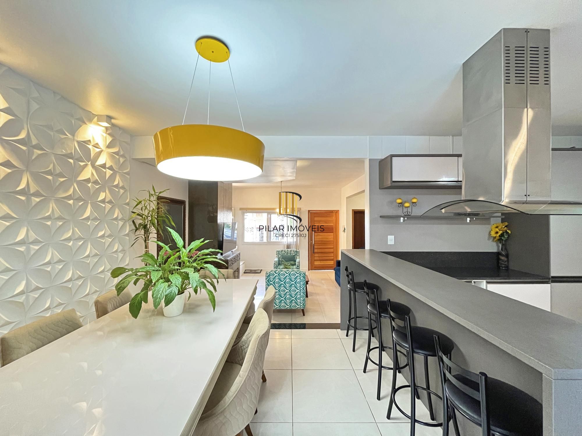 Casa 4 dormitórios no bairro Hípica