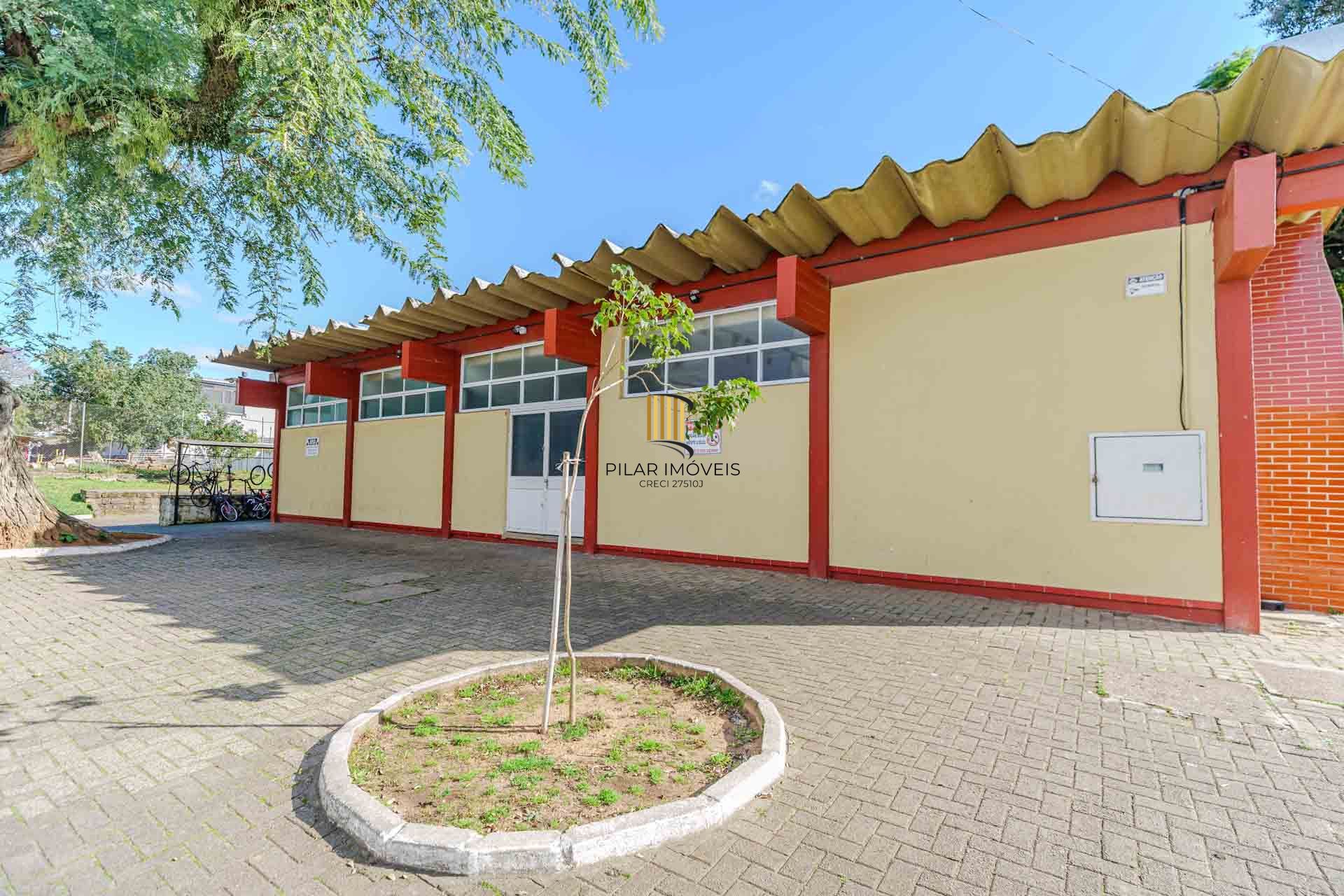 Apartamento com 2 dormitórios no Bairro Camaquã.