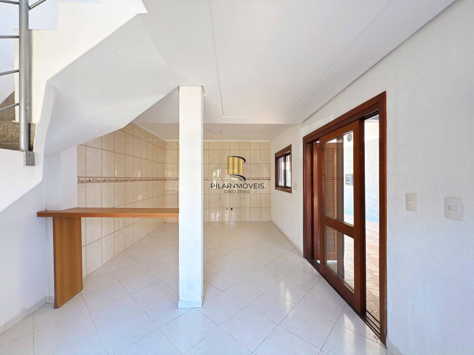 Casa 2 dormitórios no bairro Hípica