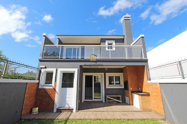 Casa 3 dormitórios no bairro Hípica