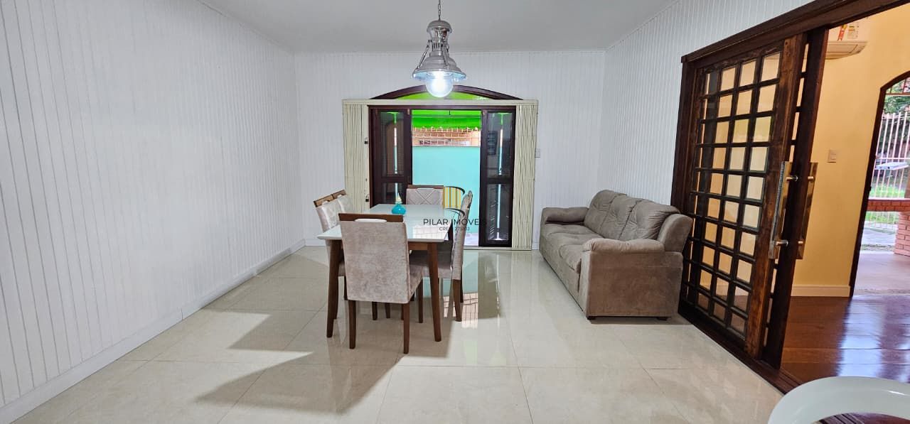 Excelente casa térrea zona sul de Porto Alegre, com 191m² - totalmente reformada