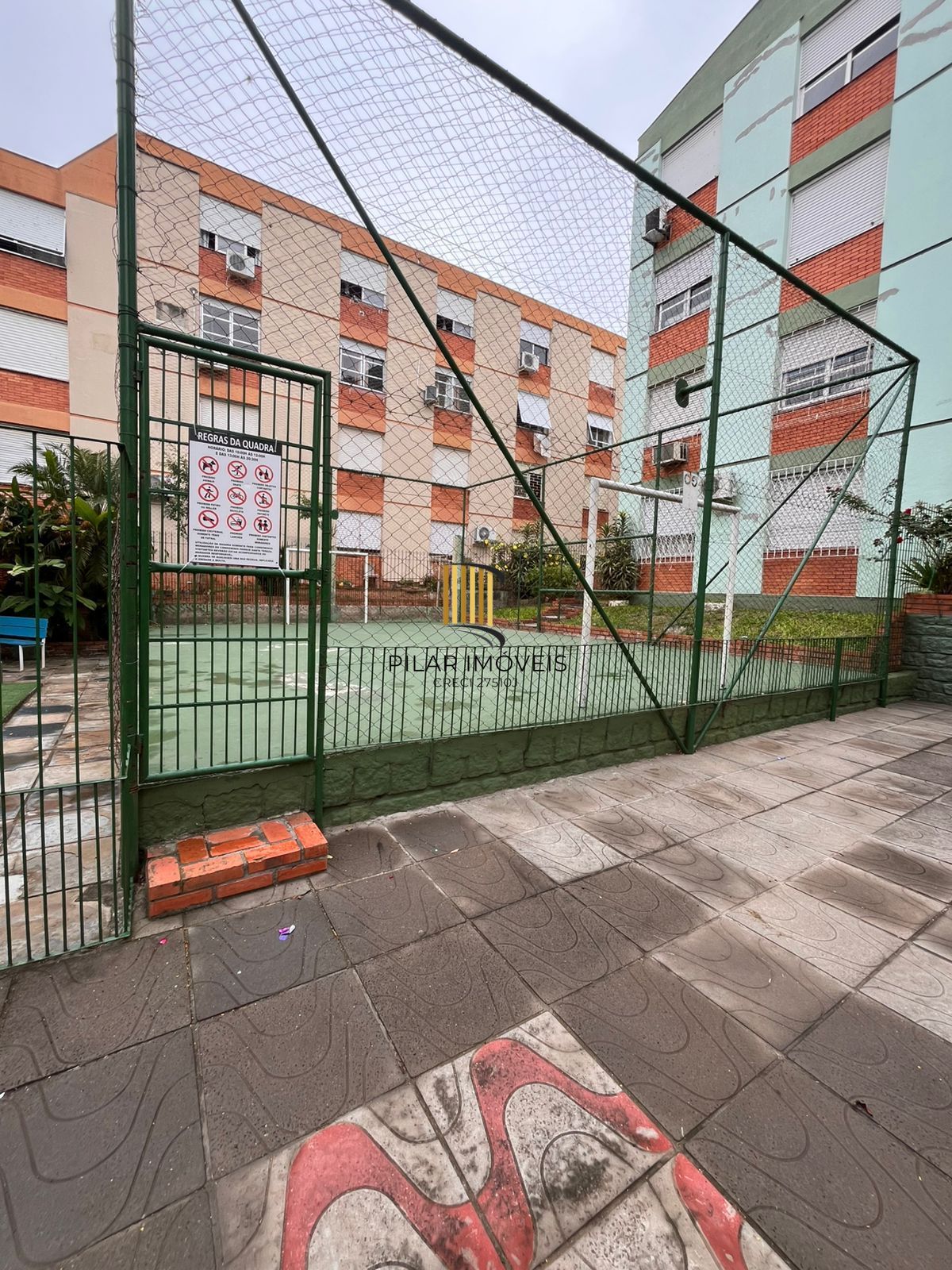 Apartamento semi mobiliado de 2 dormitórios no bairro Cristal