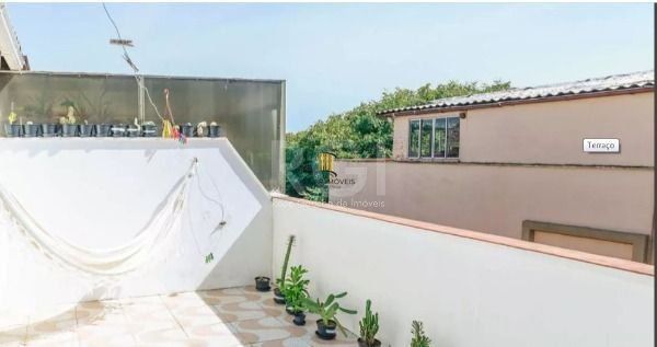 Cobertura em Porto Alegre, no bairro Teresópolis, com 1 dormitório(s), e 1 banheiros, à venda.