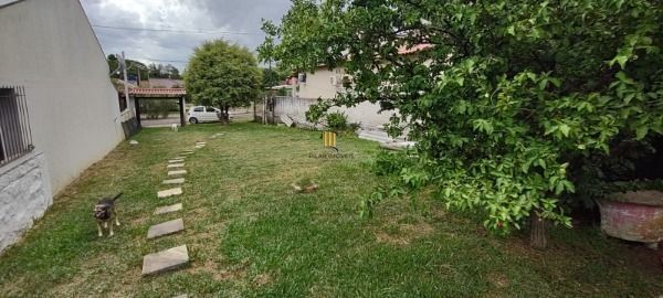 Casa em Porto Alegre, no bairro Campo Novo, com 2 dormitório(s), e 2 banheiros, à venda.